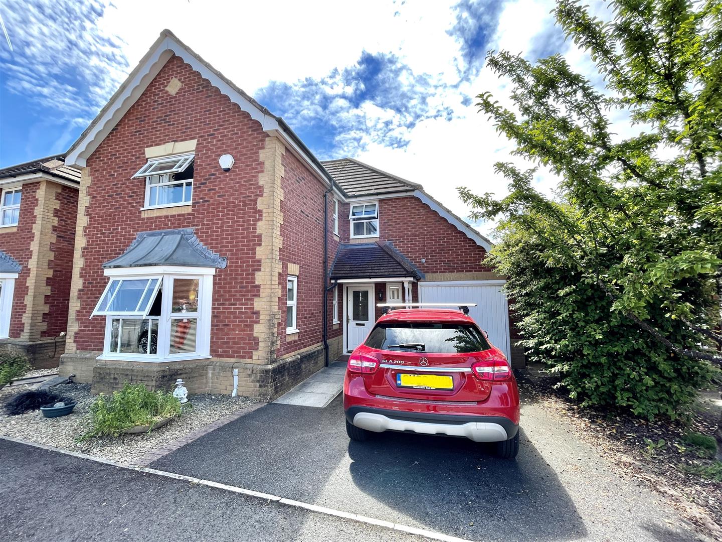 St. Lawrence Park, Chepstow Moon & Co